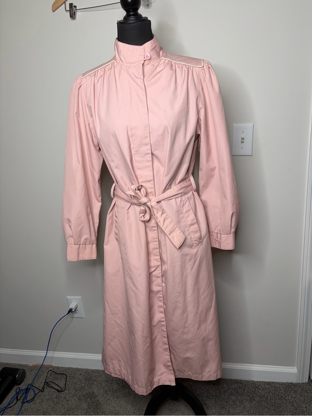 Vintage 1980-1980 baby pink rain trenchcoat